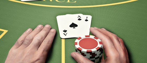 Tiedä ero: Blackjack vs. pokeri!